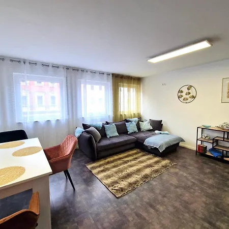 Zentrale In Goeppingen, Bahnhof Fusslaeufig Erreichbar *