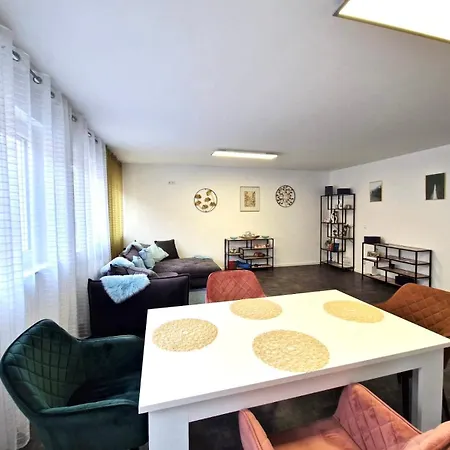 Apartment Zentrale In Goeppingen, Bahnhof Fusslaeufig Erreichbar